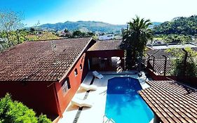 Casa para 10 pessoas - 4 Suites- Pet friendly